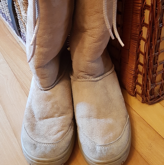 Ugg boots - Picture 4 of 16